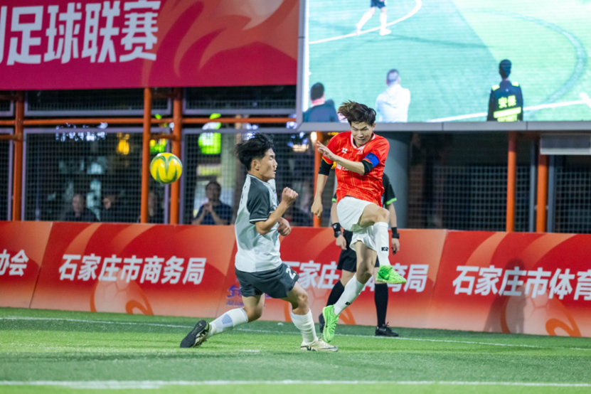 开云体育官网-足球迷热切期待国内职业联赛精彩对决