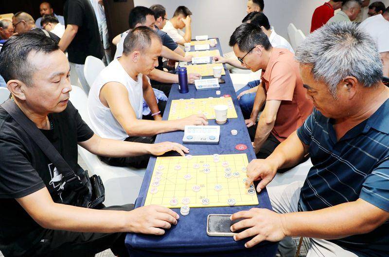 -策略犹如棋盘上的战局，精彩绝伦