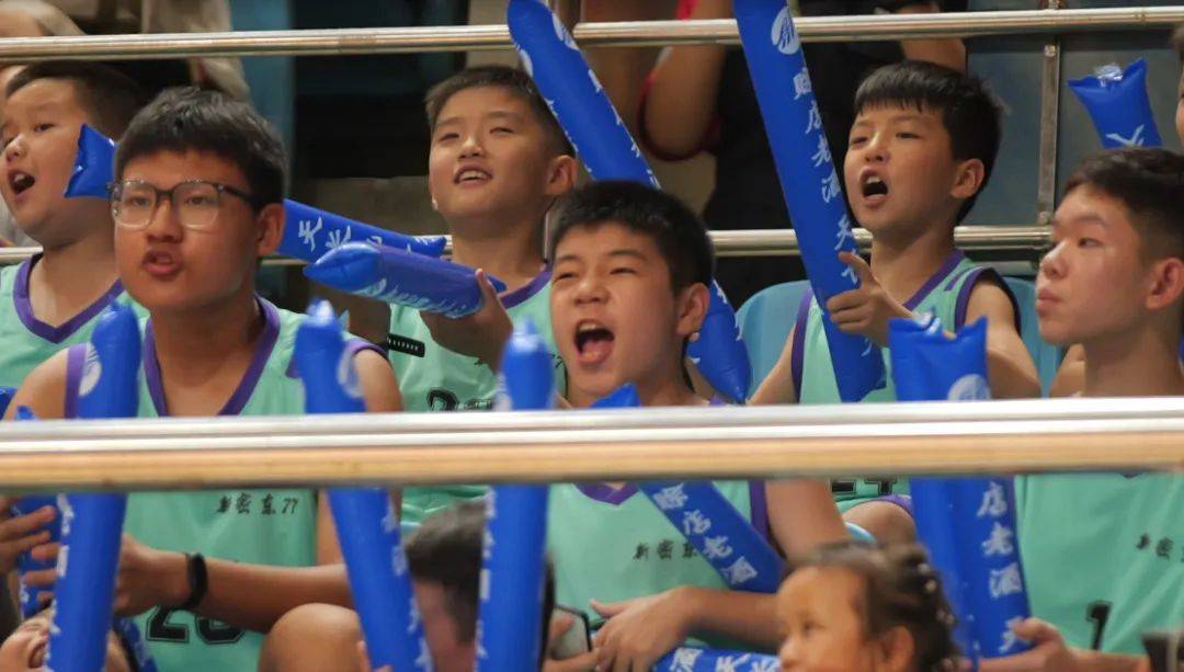 开云体育下载-冲刺胜利，球员全力以赴争夺胜利的简单介绍