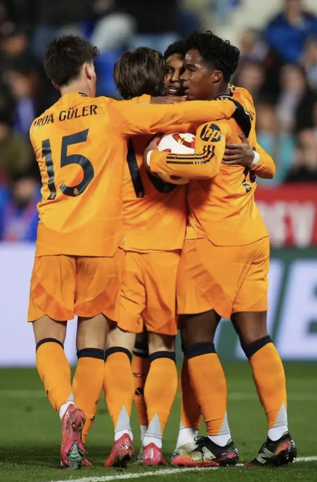 包含阿森纳主场不敌沃特福德，遭遇尴尬的词条