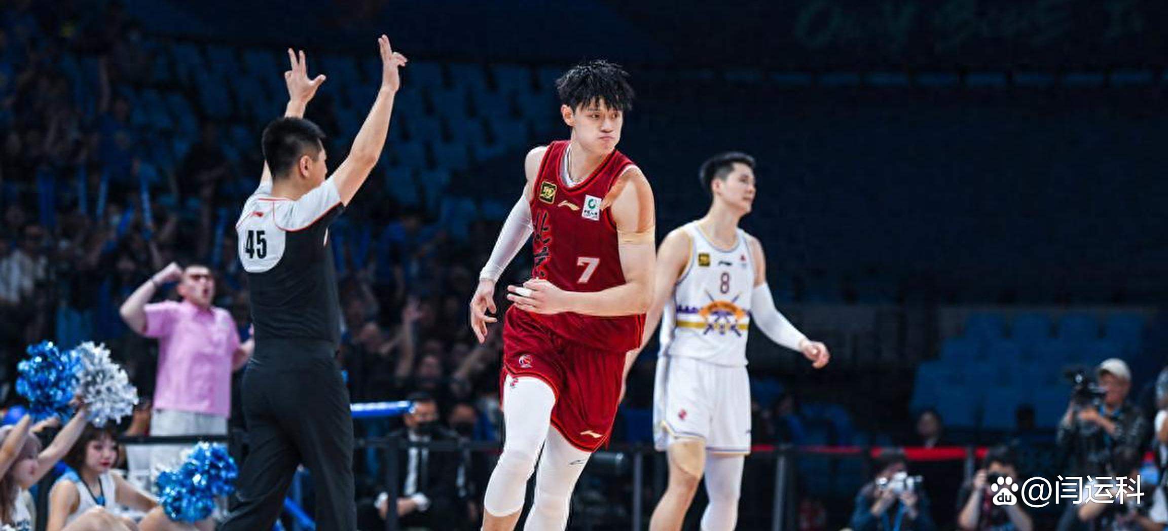 篮网年轻球员表现抢眼，成为新希望