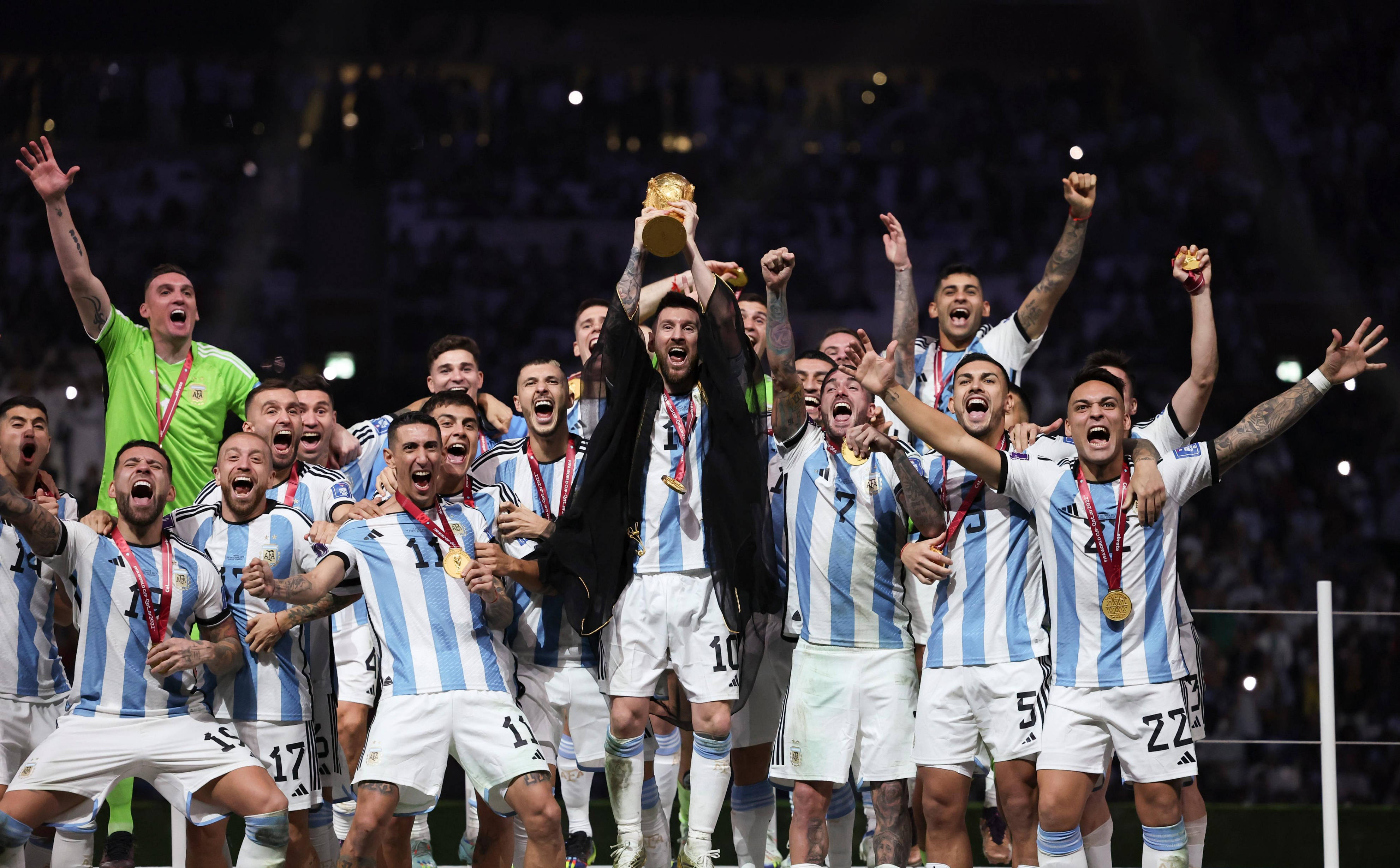 荷兰对乌拉圭:欧洲杯资格之争 荷兰对乌拉圭:欧洲杯资格之争