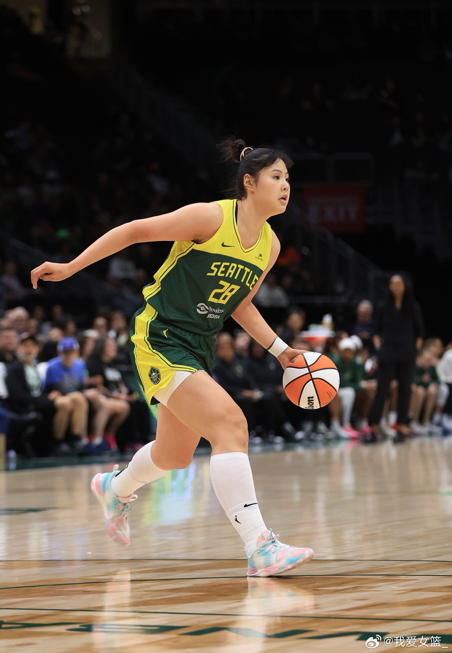 球员气质高挑,表现令人钦佩 球员气质高挑,表现令人钦佩