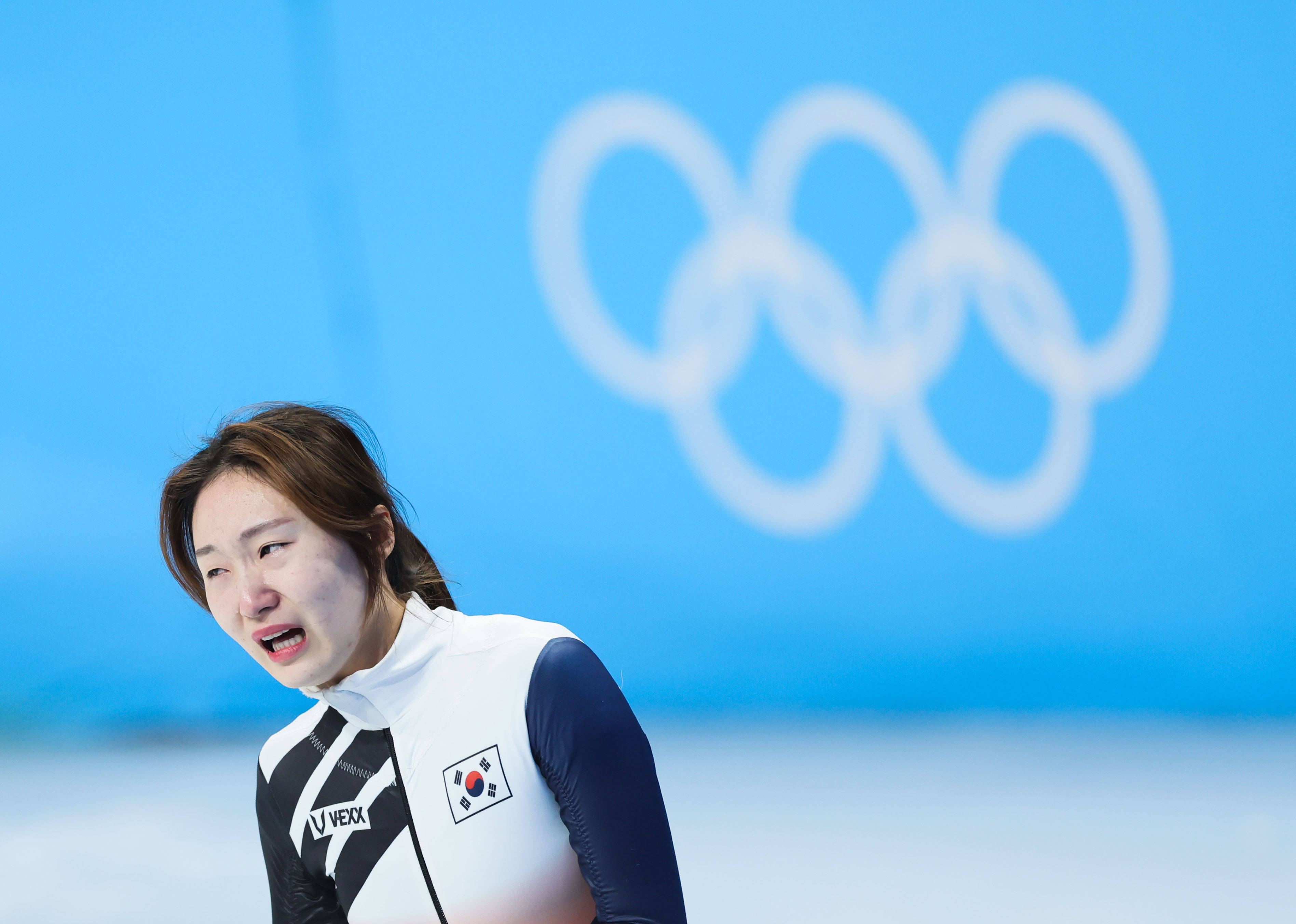 -短道速滑女子比赛：韩国选手勇夺冠军