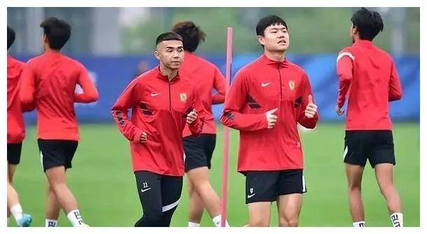 包含深圳队势如破竹，主帅称团队合作是取胜关键的词条