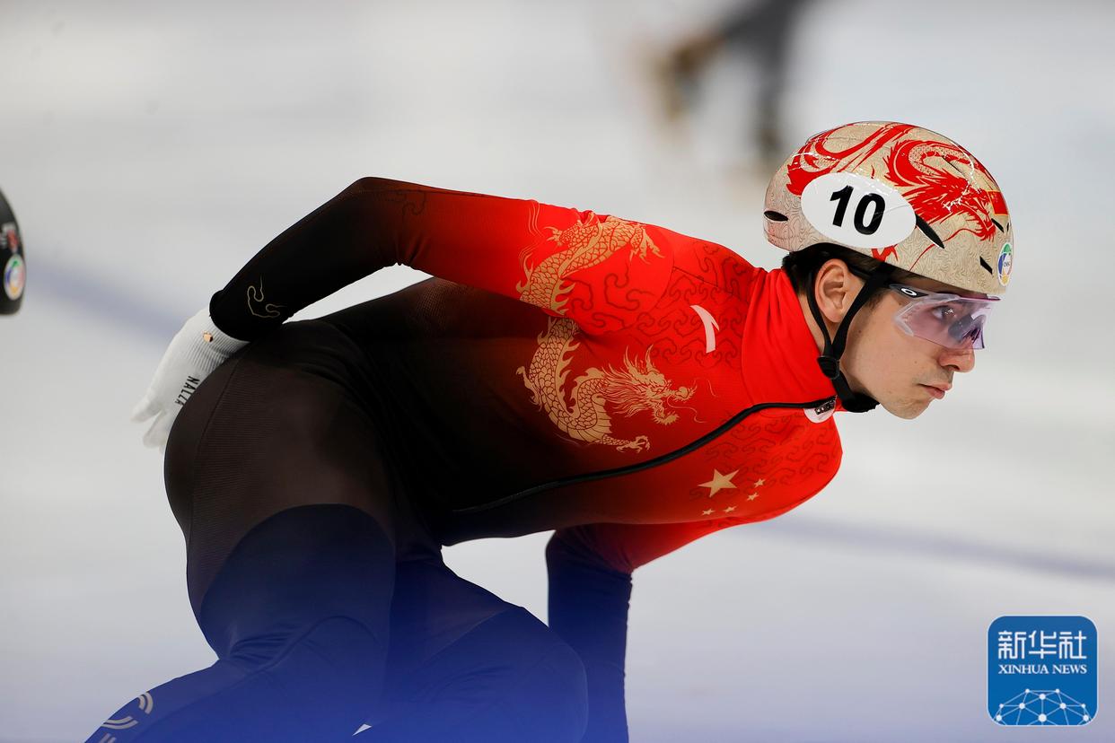 开云体育app-关于短道速滑选手气势如虹，速度惊人的信息