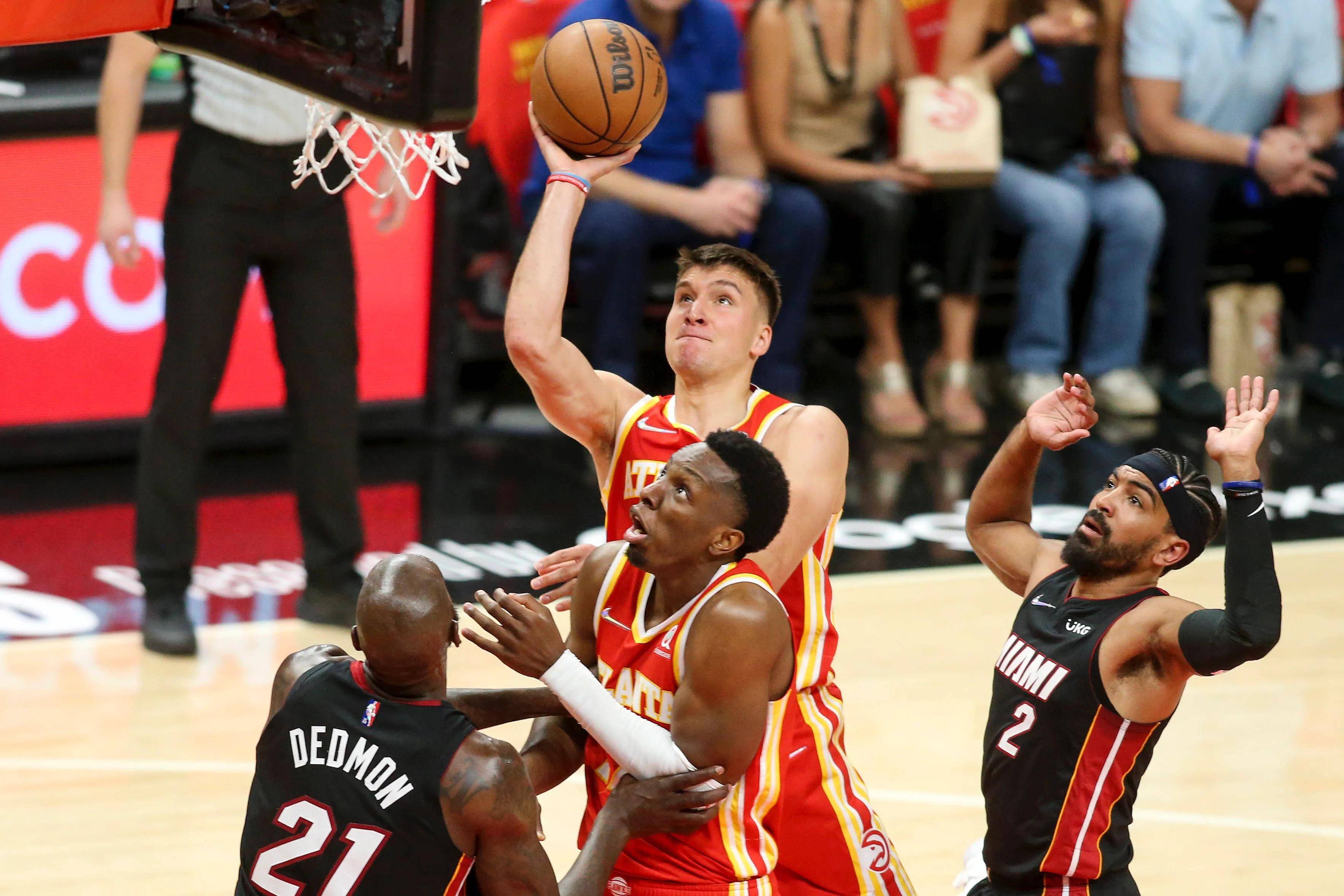 包含加拿大男篮翻盘魔术,詹姆斯关键制胜的词条 包含加拿大男篮翻盘魔术,詹姆斯关键制胜的词条