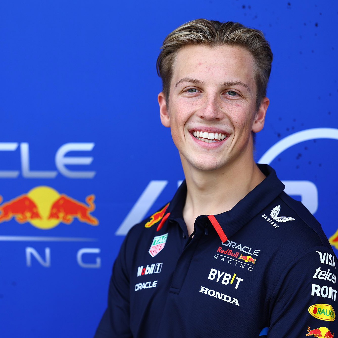 红牛二队翻盘哈斯车队,佩雷兹高光表现 红牛二队翻盘哈斯车队,佩雷兹高光表现