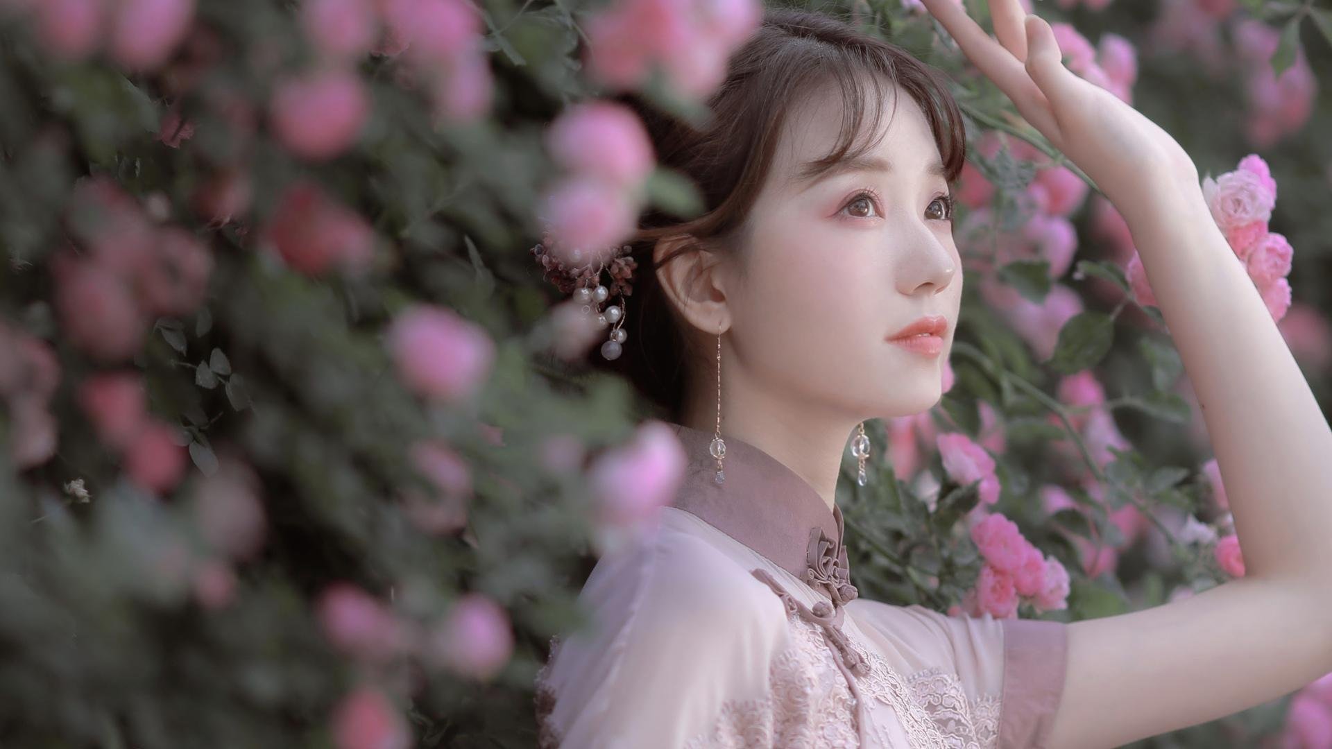 暗夜中的太阳，当欧冠硝烟见证布克照耀硬木地板