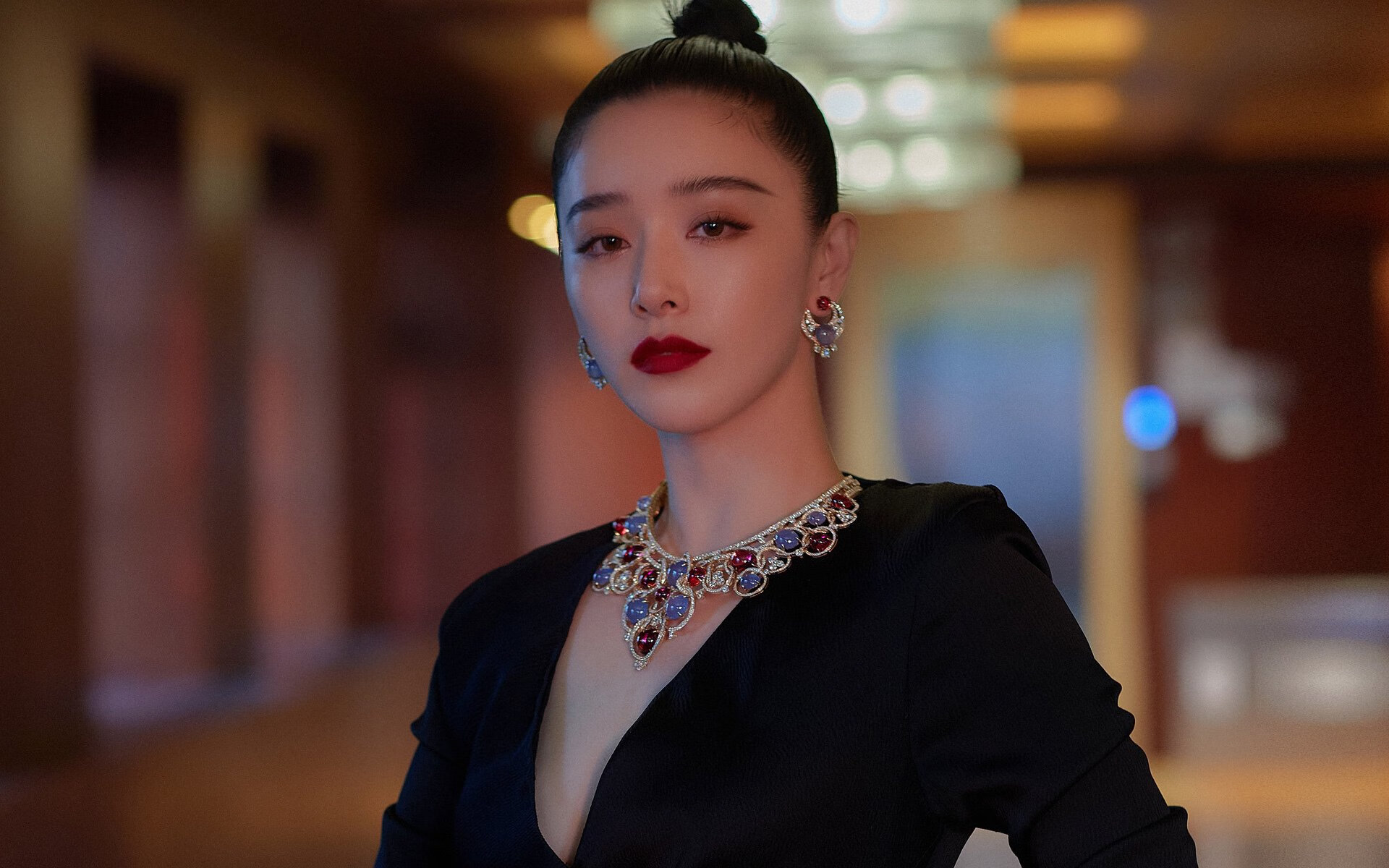 开云体育官网-马克西爆发令比赛早无悬念，新疆队强势晋级引热议；雄鹿队赛季征程再审视